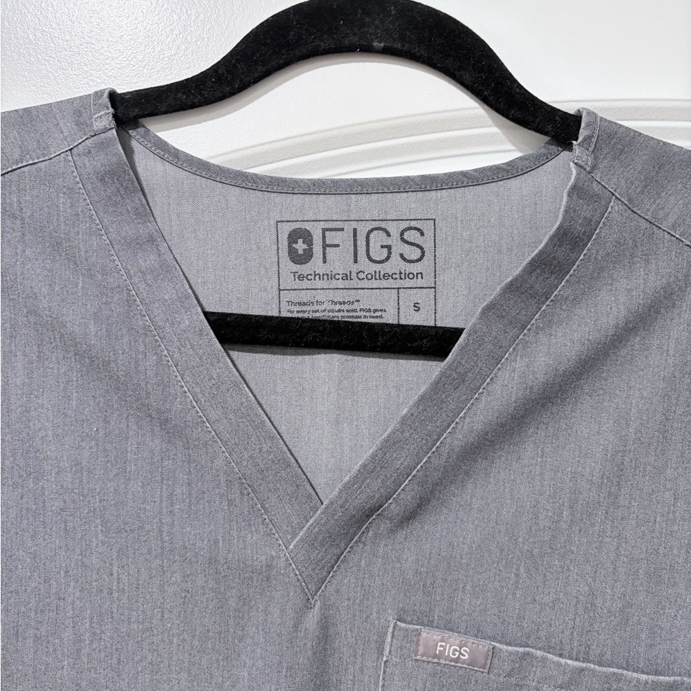 Figs Scrub Top - Picture 3 of 5